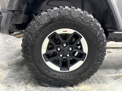 Used 2022 Jeep Wrangler Unlimited Rubicon w/ LED Lighting Group image 28