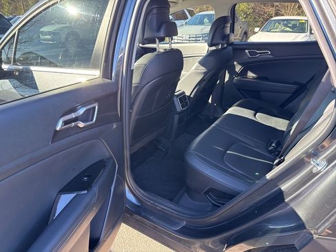 Used 2025 Kia Sportage EX image 9