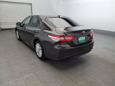 Used 2019 Toyota Camry LE image 5