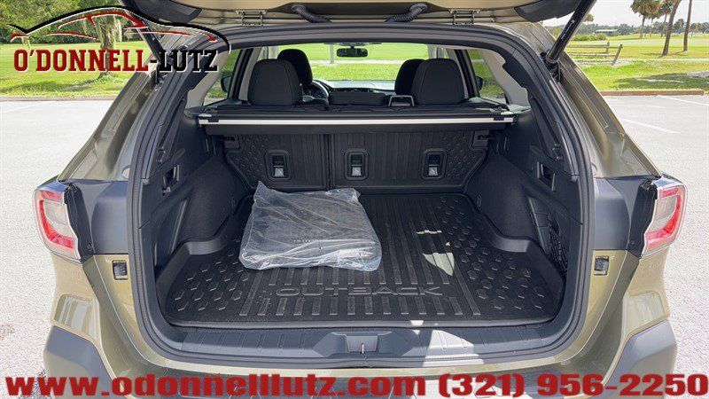 Used 2025 Subaru Outback Premium AWD/4WD image 6