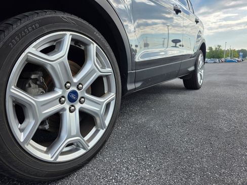 Used 2018 Ford Escape Titanium w/ Ford Safe & Smart Package AWD/4WD image 18