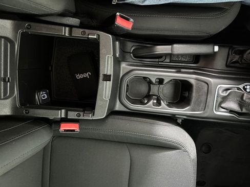 Used 2022 Jeep Wrangler Unlimited Sport image 15