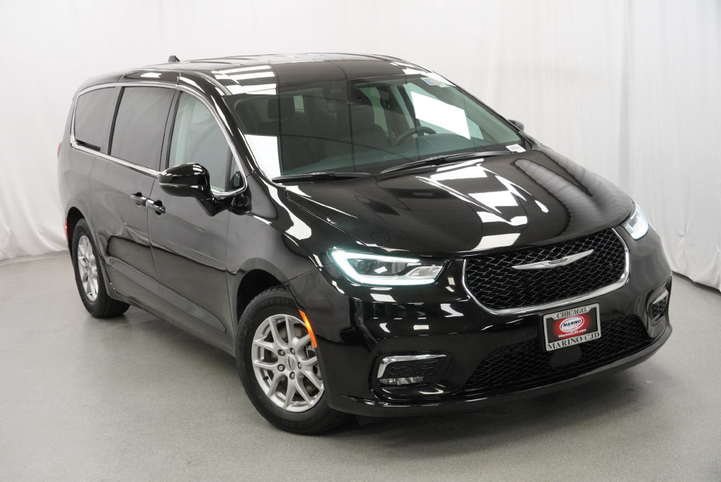 Certified 2024 Chrysler Pacifica Touring-L FWD image 17