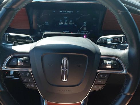 Used 2024 Lincoln Navigator Premiere AWD/4WD image 38