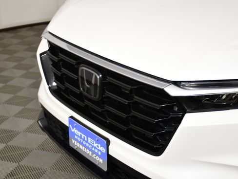 Certified 2025 Honda CR-V EX image 11