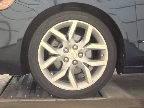 Used 2019 Chevrolet Impala Premier FWD image 14