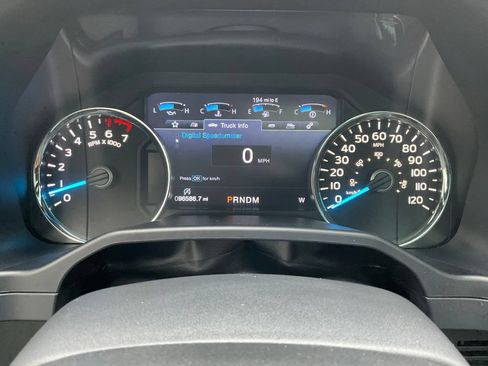 Used 2017 Ford F150 Lariat w/ Equipment Group 502A Luxury AWD/4WD image 8