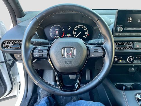 Used 2025 Honda HR-V Sport image 11