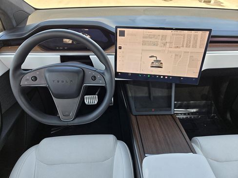 Used 2024 Tesla Model X AWD/4WD image 8