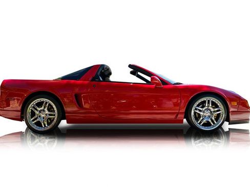 Used 2004 Acura NSX T RWD image 2