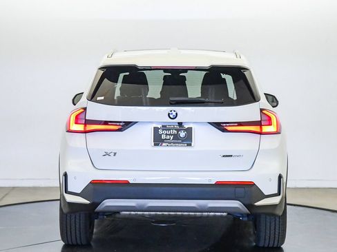 Certified 2023 BMW X1 xDrive28i w/ Convenience Package AWD/4WD image 3