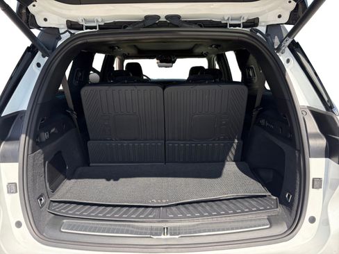 Used 2025 Jeep Grand Cherokee L Summit AWD/4WD image 23