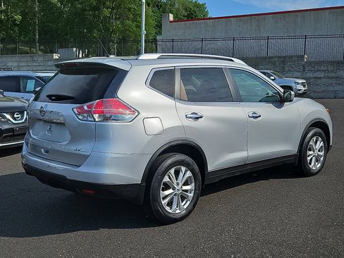 Used 2015 Nissan Rogue SV AWD/4WD image 5