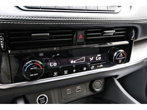 Certified 2021 Nissan Rogue SV image 22