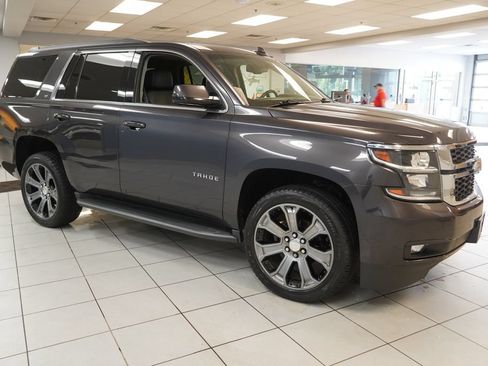 Used 2017 Chevrolet Tahoe LT w/ Luxury Package AWD/4WD image 17