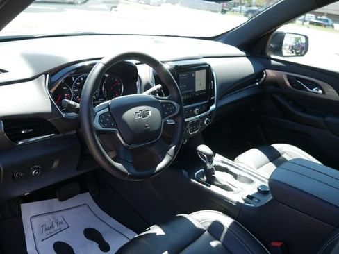 Used 2023 Chevrolet Traverse Premier w/ Redline Edition AWD/4WD image 17