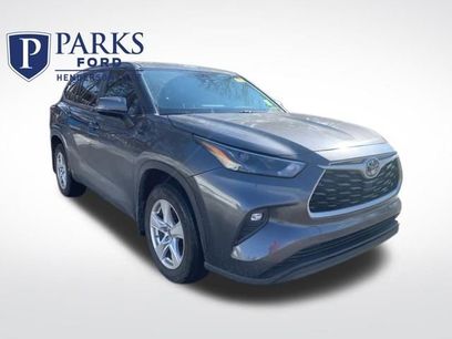 Used 2023 Toyota Highlander LE