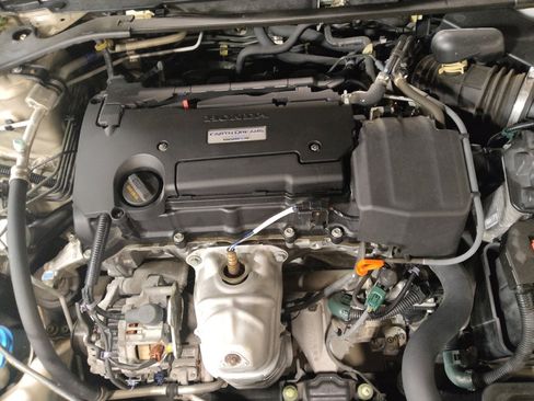 Used 2017 Honda Accord EX image 30