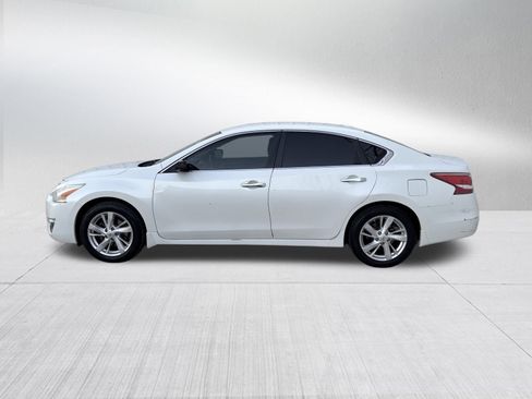 Used 2013 Nissan Altima 2.5 SV image 4