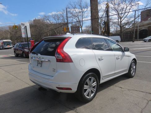 Used 2016 Volvo XC60 T6 Platinum image 4