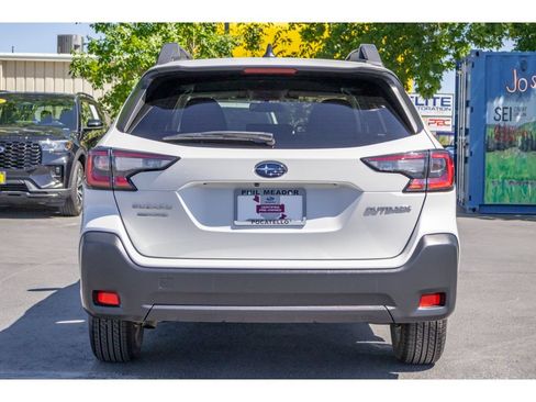 Used 2025 Subaru Outback Premium AWD/4WD image 4