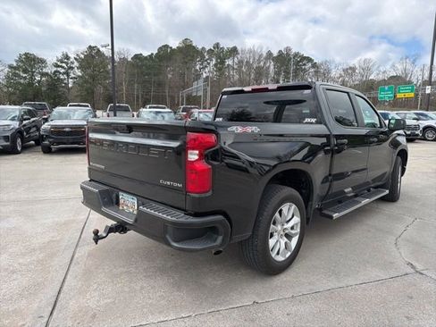 Used 2025 Chevrolet Silverado 1500 Custom image 9