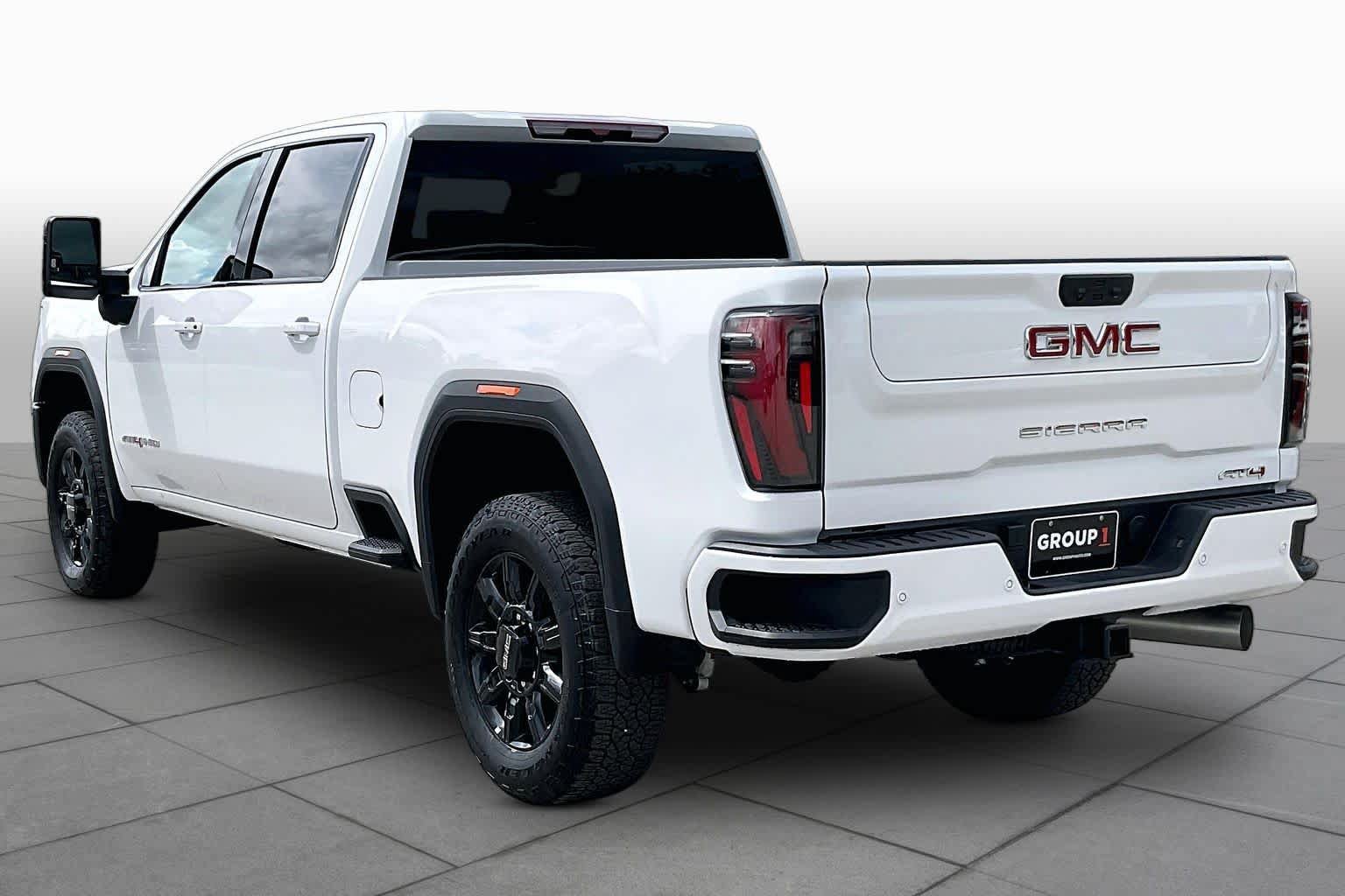 Used 2025 GMC Sierra 2500 AT4 AWD/4WD image 12