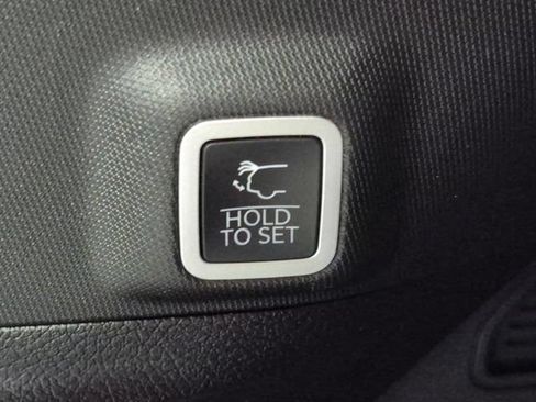 Used 2023 Jeep Grand Cherokee Overland AWD/4WD image 29