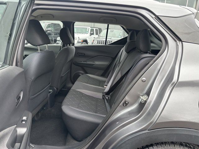 Used 2019 Nissan Kicks S FWD image 17