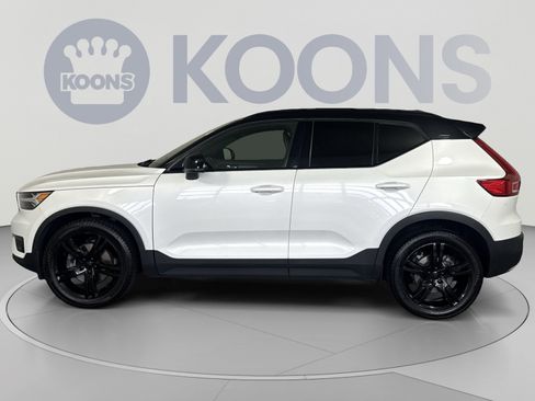 Used 2020 Volvo XC40 T5 R-Design AWD/4WD image 2