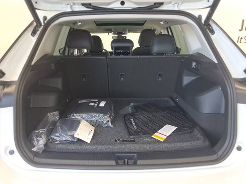 New 2025 Volkswagen Tiguan SE AWD/4WD image 20