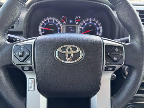 Used 2016 Toyota 4Runner SR5 AWD/4WD image 30