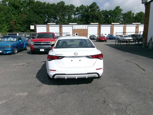 Used 2025 Nissan Sentra SV FWD image 7
