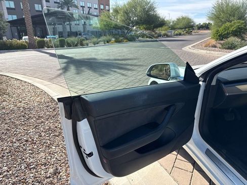 Used 2020 Tesla Model 3 Standard Range Plus image 7