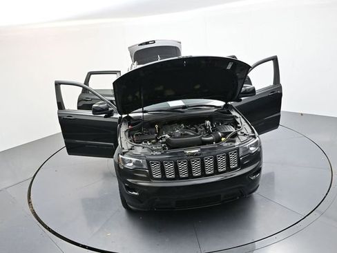 Used 2020 Jeep Grand Cherokee Altitude image 38