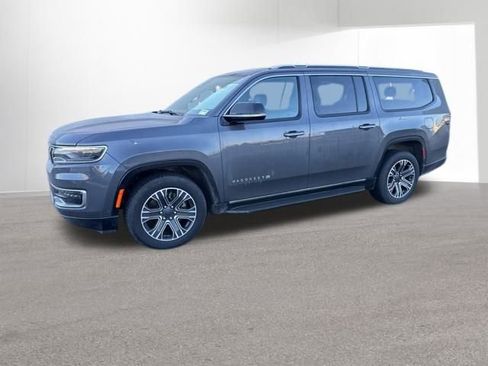 Used 2024 Jeep Wagoneer L Series II w/ Flexible Seating Group image 3