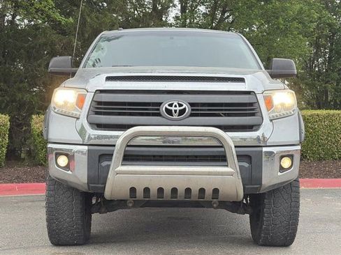 Used 2014 Toyota Tundra SR5 w/ SR5 Upgrade Package image 6