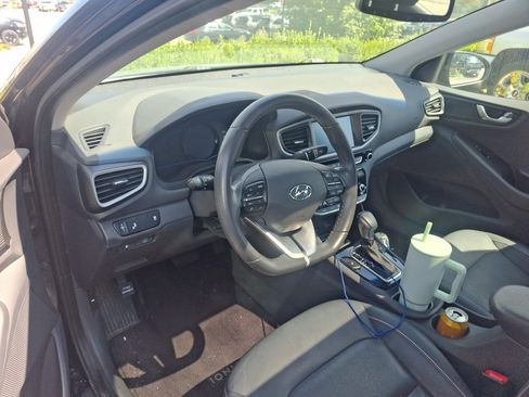 Used 2017 Hyundai Ioniq Limited FWD image 9