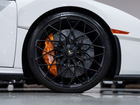 Used 2022 Lamborghini Huracan STO RWD image 46