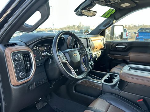Used 2022 Chevrolet Silverado 2500 High Country w/ Z71 Off-Road Package image 25