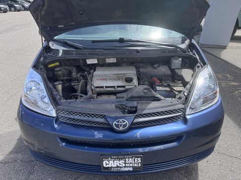 Used 2004 Toyota Sienna CE FWD image 64