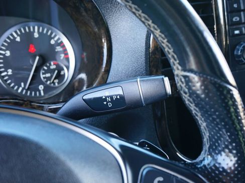 Used 2016 Mercedes-Benz Metris Passenger image 25