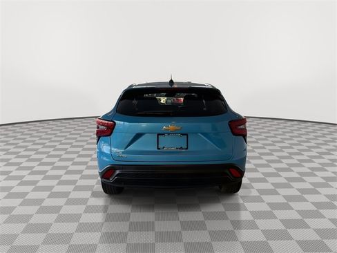 Certified 2025 Chevrolet Trax LS image 9