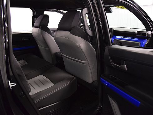 Used 2025 Toyota Tacoma TRD Sport image 34