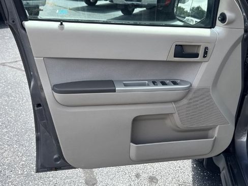 Used 2012 Ford Escape XLT FWD image 16