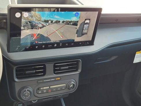 New 2025 Ford Maverick Lariat w/ Black Appearance Package image 9