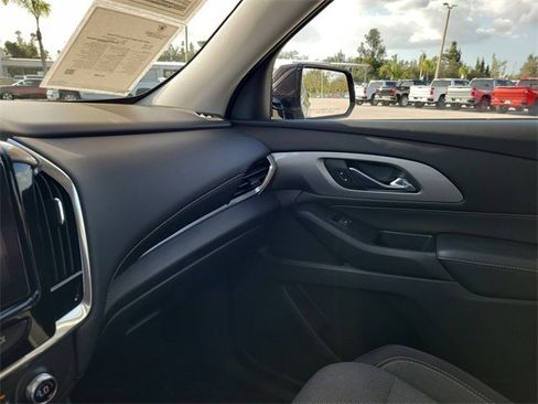 Used 2018 Chevrolet Traverse LT image 28