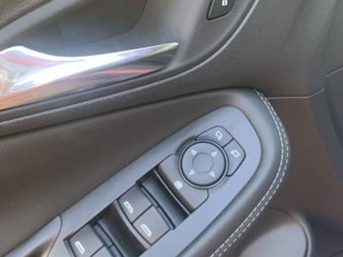 Certified 2024 Buick Encore GX Sport Touring image 12