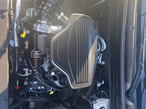 Certified 2024 Cadillac XT6 Sport w/ Platinum Package image 9