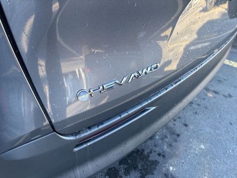 Used 2025 Toyota Sienna LE image 9